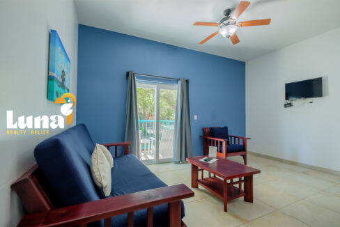 7.-E103-LIVING