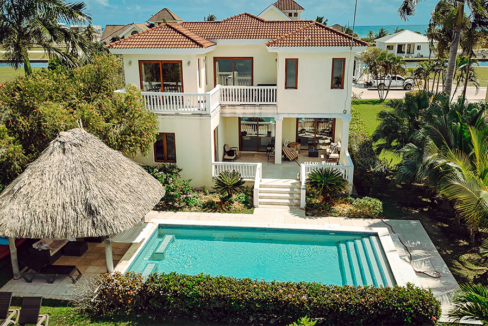 8-stunning-2-story-waterfront-villa