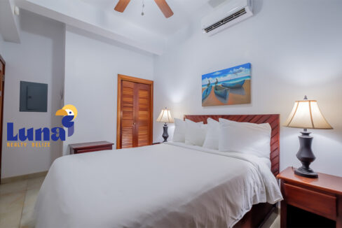 8.-E103-bedroom