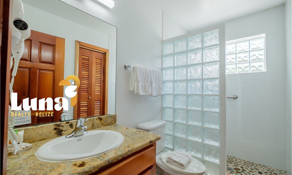 9.-E103-bathroom