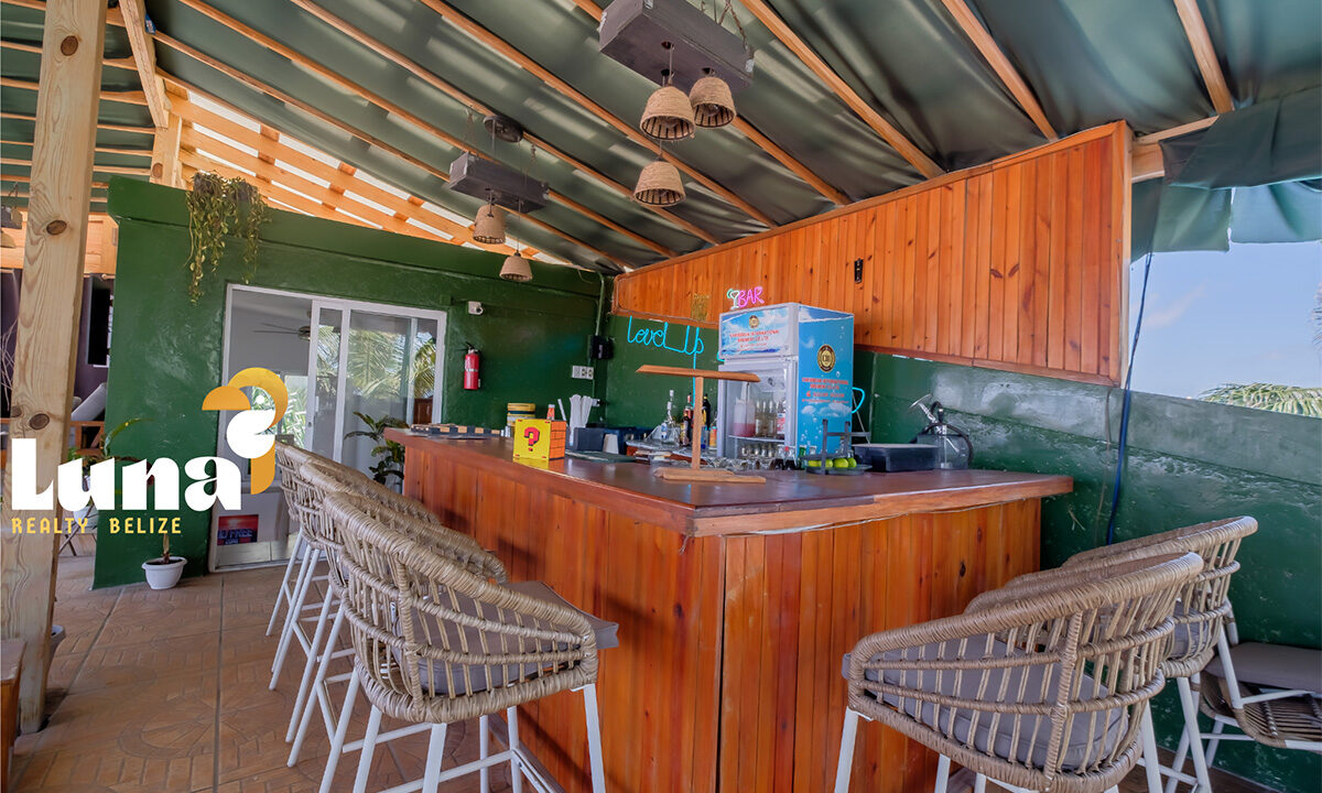 Barcade-upstsairs-loung