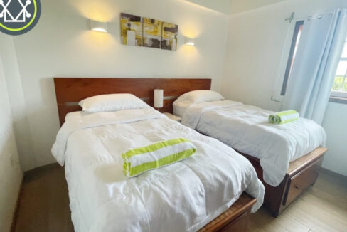 PH0043-guest-bedroom-1740x960-c-center