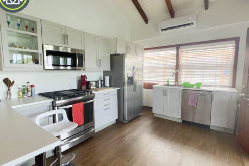 PH0043-kitchen-1740x960-c-center