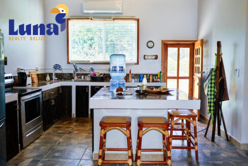 Sleeping-Giant_kitchen