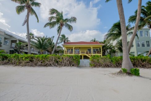 Tres+Cocos+Yellow+House+-+November_2024+-+LIGH9768-HDR