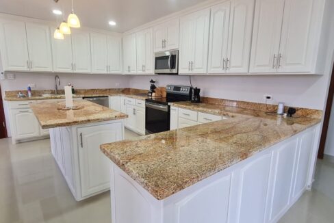 homeforsalecayecaulkerbelize13web-1110x623