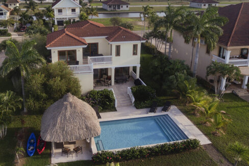 stunning-2-story-waterfront-villa