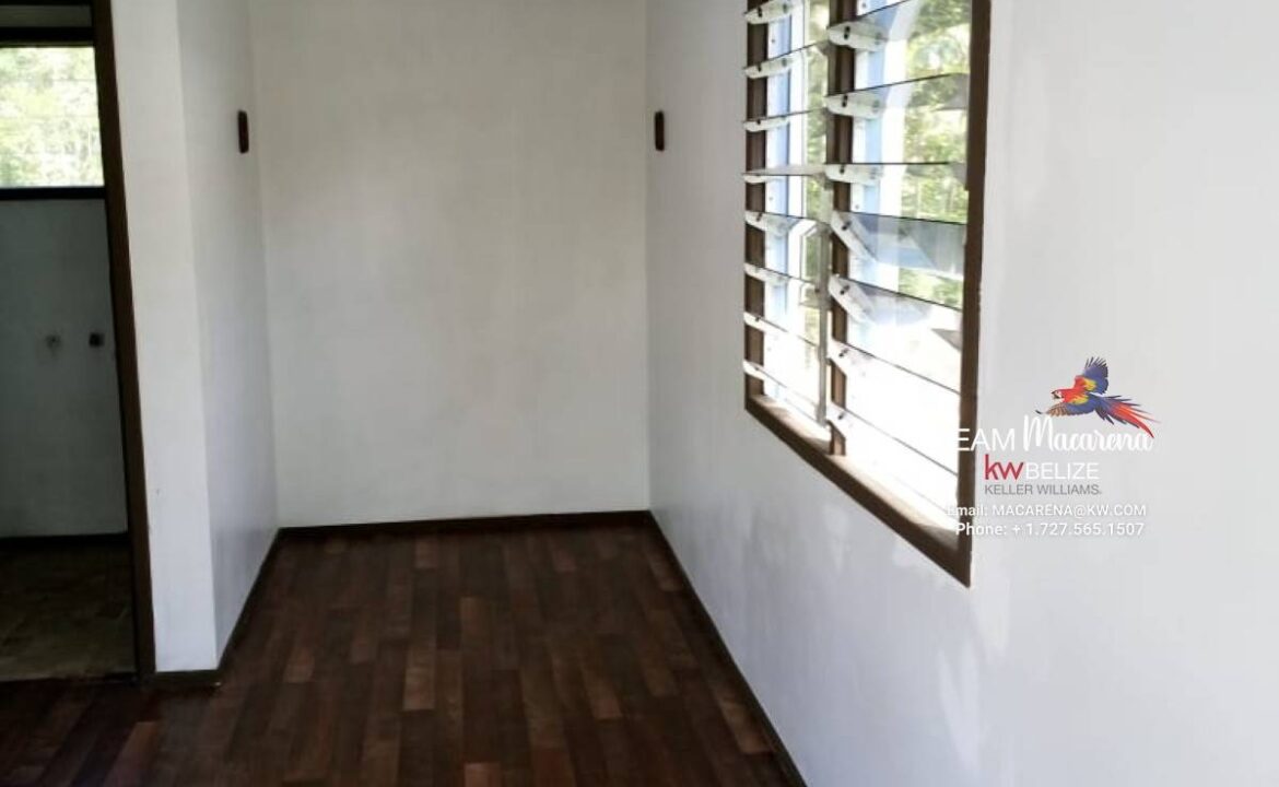 10-Acres-Cristo-Rey-Inside-Cabin-Pics9-1170x785