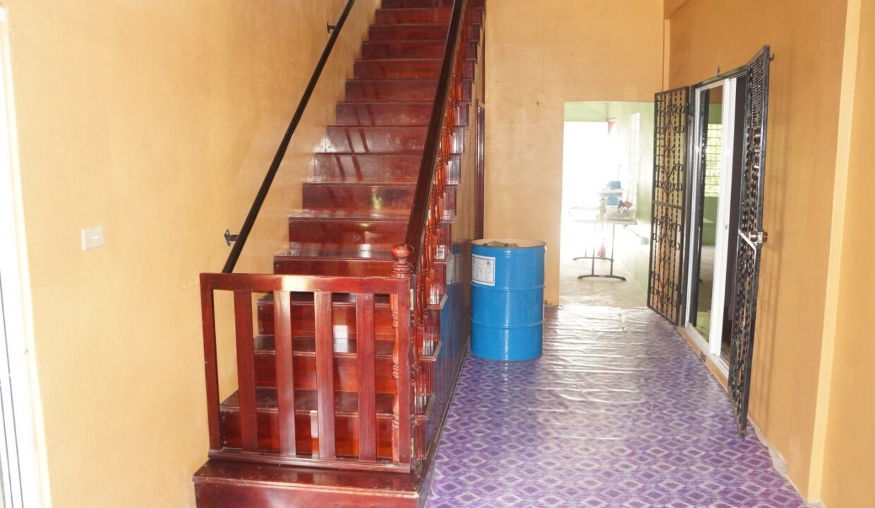 100011445051-dsc08259