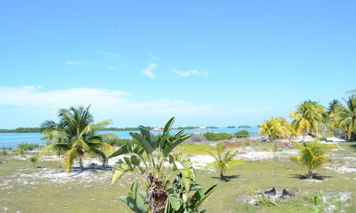 1022_15yardwithsea