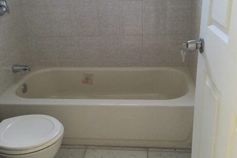 1185_7bathroom2