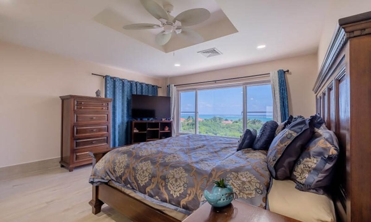 15-Coconuts-Penthouse-sale-Master-Bedroom