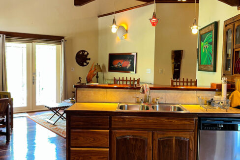 15-canal-home-in-Placencia-village