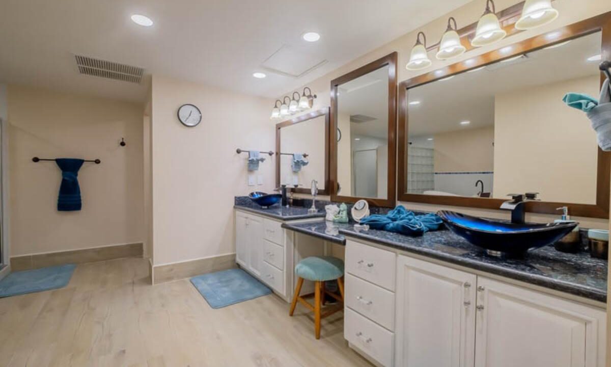 16-Coconuts-Penthouse-sale-Master-Bath