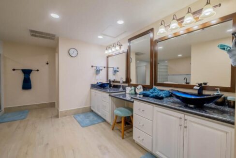 16-Coconuts-Penthouse-sale-Master-Bath