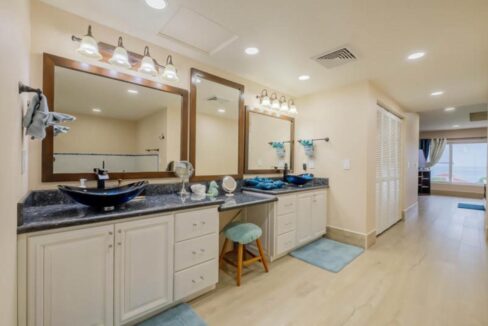 17-Coconuts-Penthouse-sale-Master-Bath