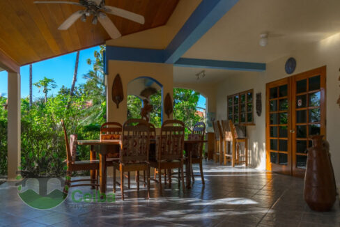 2360_0utsidedining