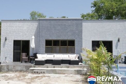3220_HouseFront
