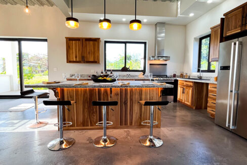 4-modern-house-in-placencia