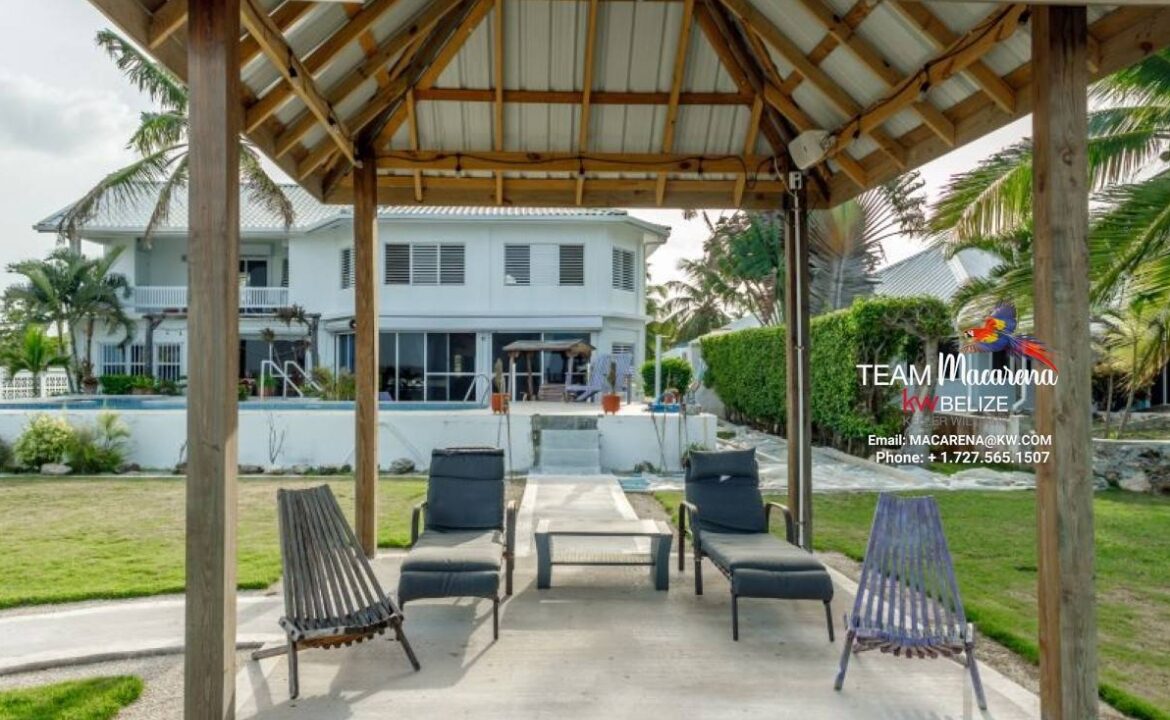 Beautifully-Furnished-Waterfront-Home-1-1170x785