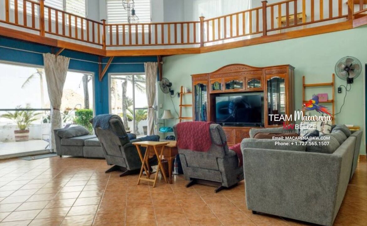 Beautifully-Furnished-Waterfront-Home-20-1170x785
