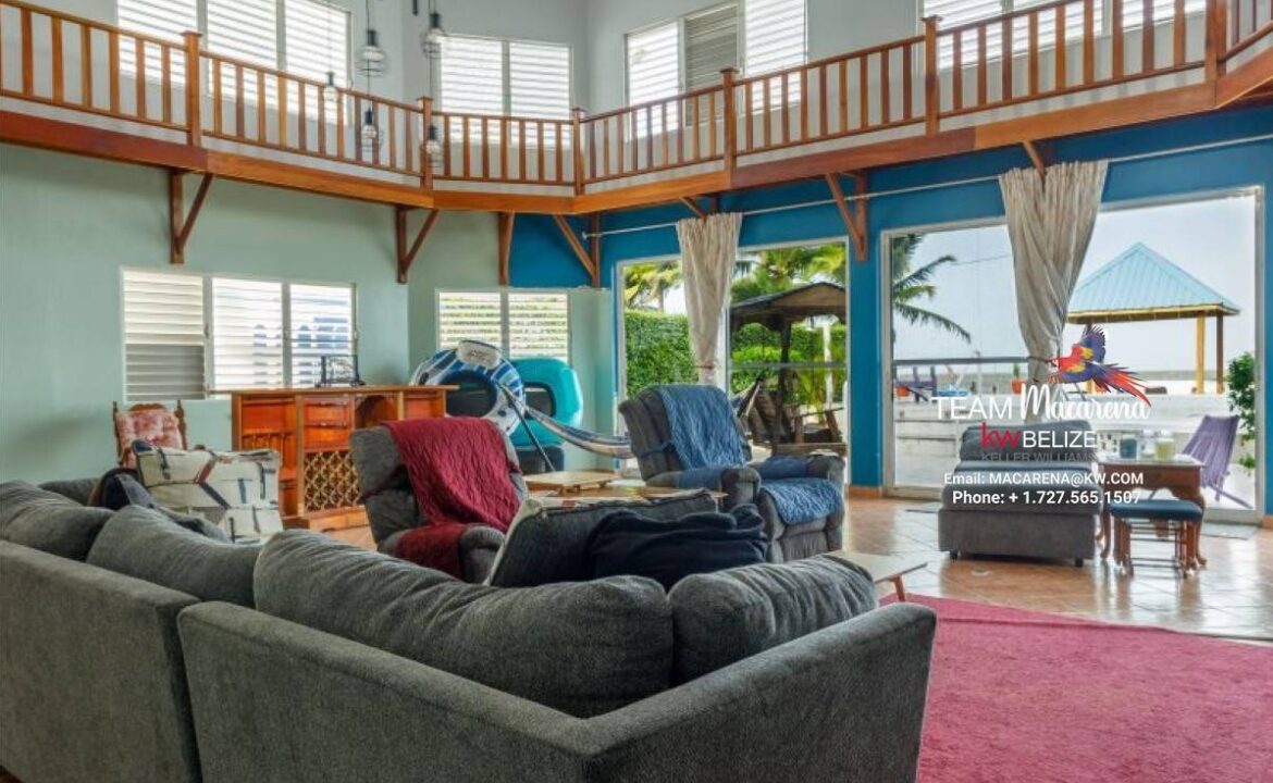 Beautifully-Furnished-Waterfront-Home-21-1170x785