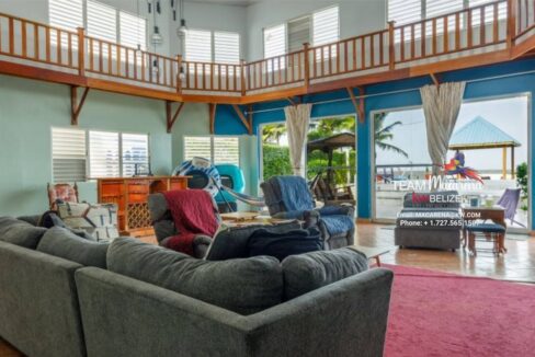 Beautifully-Furnished-Waterfront-Home-21-1170x785