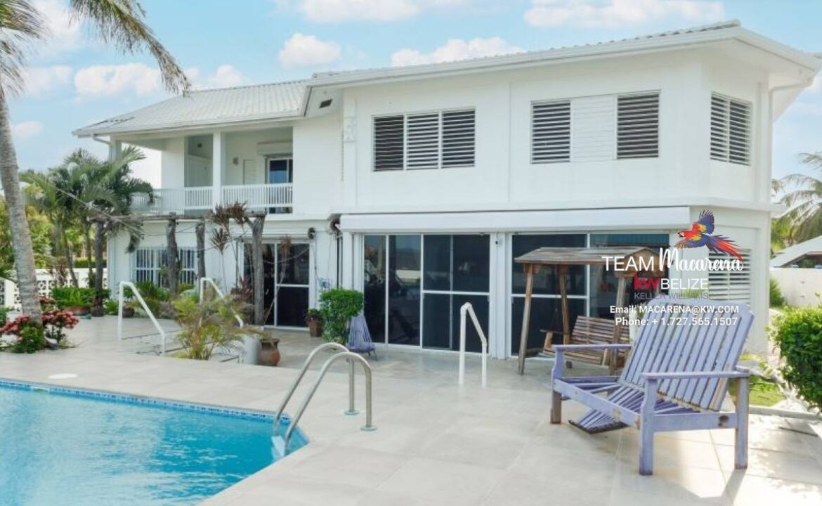 Beautifully-Furnished-Waterfront-Home-23-1170x785