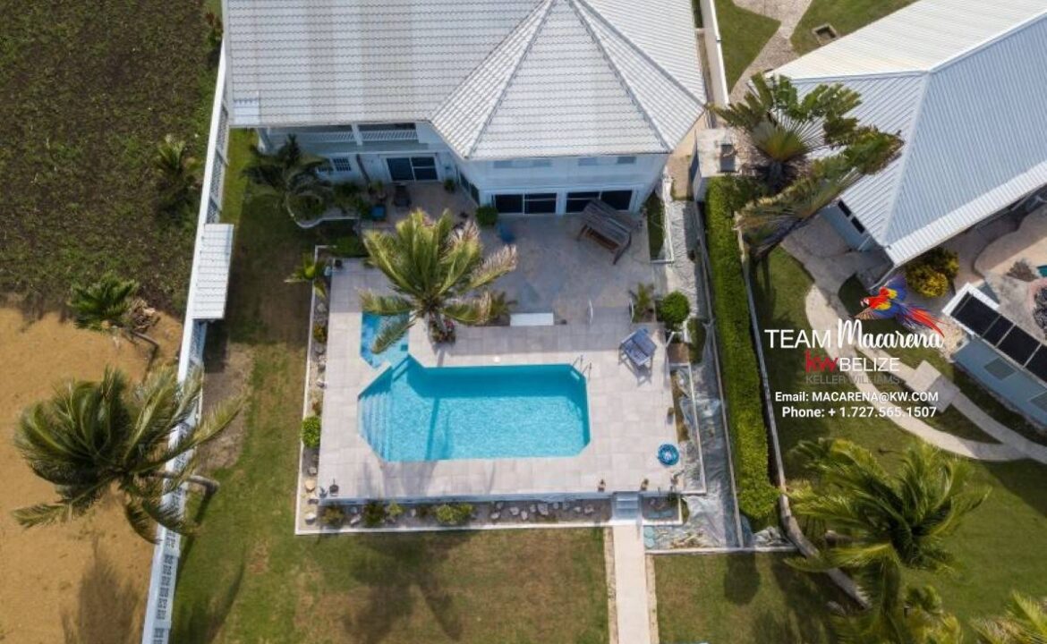 Beautifully-Furnished-Waterfront-Home-9-1170x785