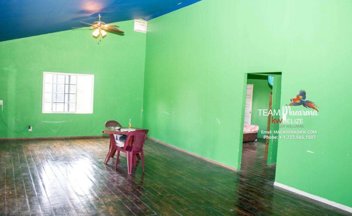 Charming-Triplex-in-San-Ignacio1-1-1170x785