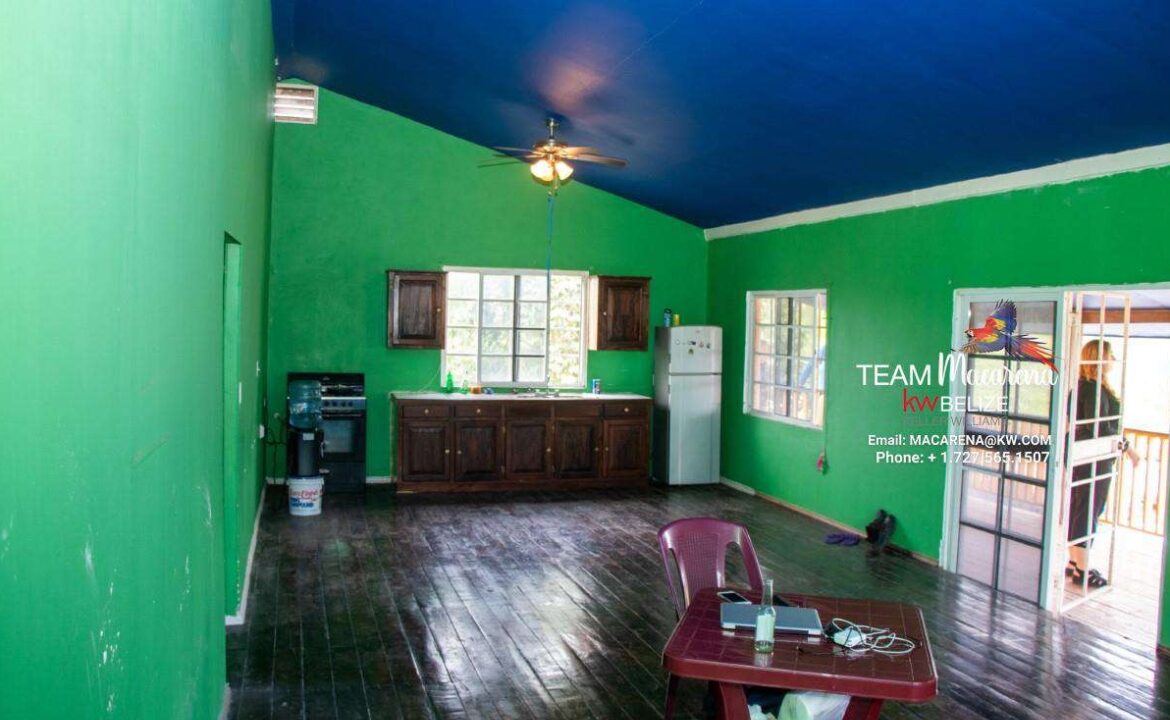 Charming-Triplex-in-San-Ignacio13-1170x785