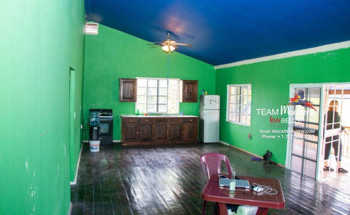 Charming-Triplex-in-San-Ignacio15-1170x785