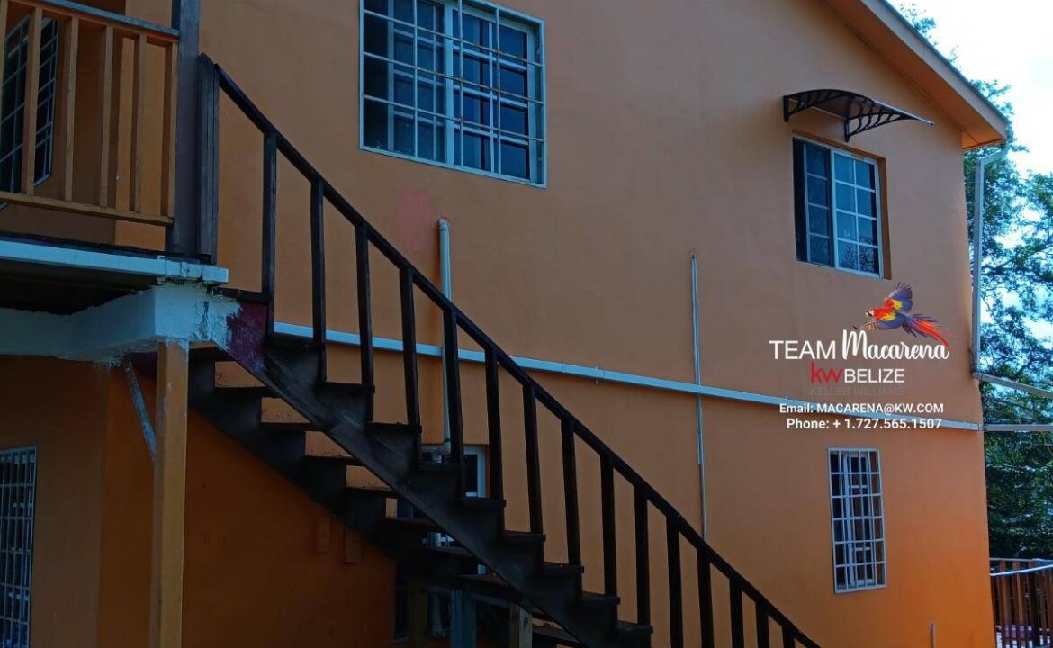 Charming-Triplex-in-San-Ignacio5-1170x785