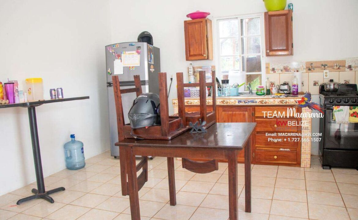Charming-Triplex-in-San-Ignacio7-1170x785