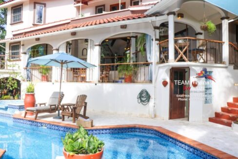 Exquisite-Belize-Luxury-Estate-Santa-Elena29-1170x785