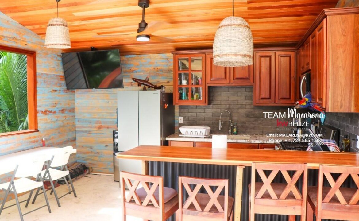 Exquisite-Belize-Luxury-Estate-Santa-Elena30-1170x785