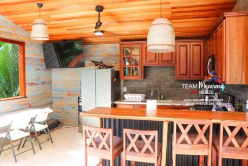 Exquisite-Belize-Luxury-Estate-Santa-Elena30-1170x785