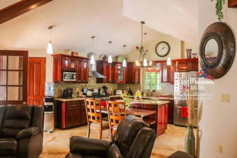 Exquisite-Belize-Luxury-Estate-Santa-Elena4-1170x785