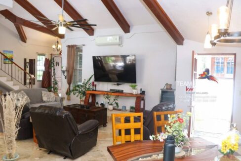 Exquisite-Belize-Luxury-Estate-Santa-Elena7-1170x785