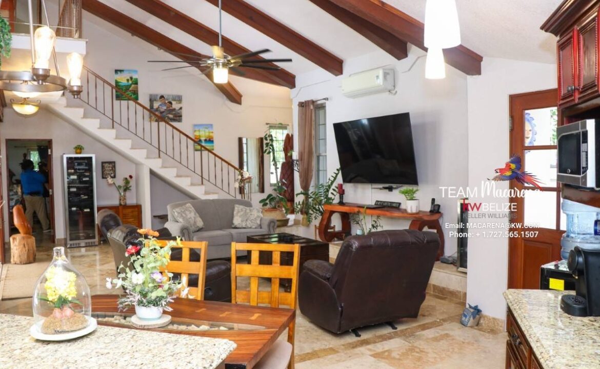 Exquisite-Belize-Luxury-Estate-Santa-Elena8-1170x785