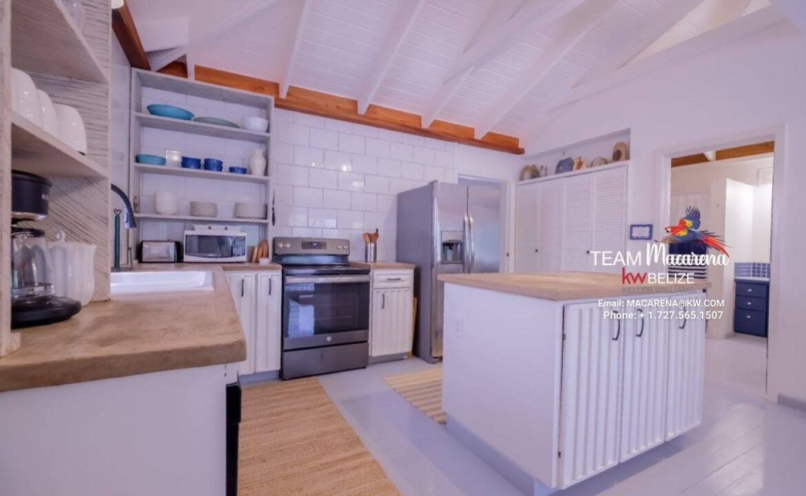 Le-Reve-Four-Bedroom-Home-with-Casita16-1170x785