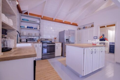 Le-Reve-Four-Bedroom-Home-with-Casita16-1170x785
