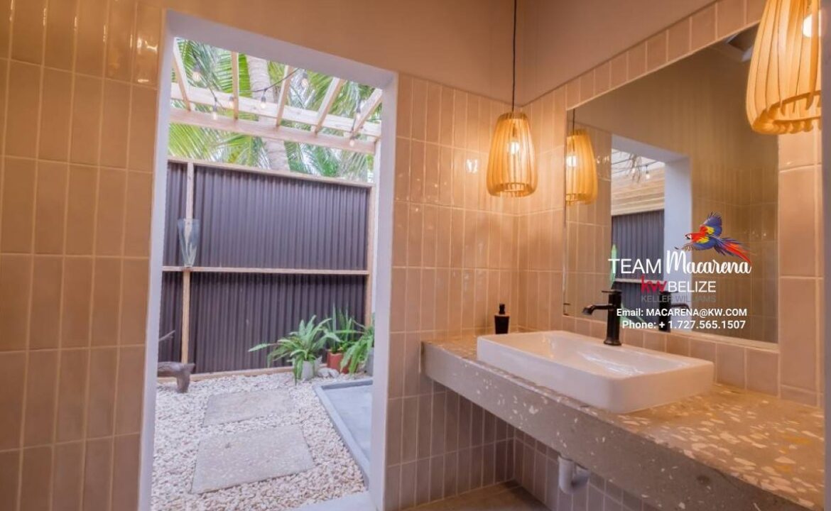 Le-Reve-Four-Bedroom-Home-with-Casita32-1170x785