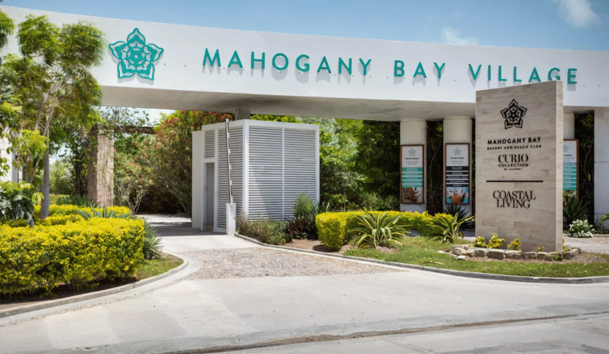 Mahogany-Bay-Village-Property-Gate