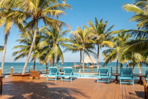 PC0013-pool-deck-1740x960-c-center-1