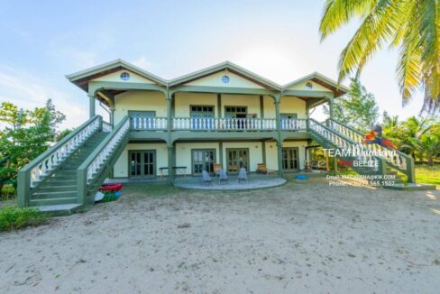 Stunning-Beachfront-House-Sitte-Point17-1170x785