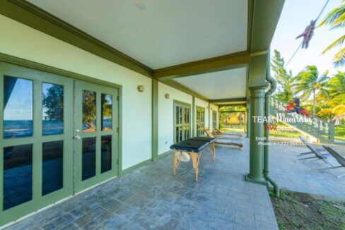 Stunning-Beachfront-House-Sitte-Point18-1170x785