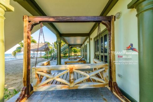 Stunning-Beachfront-House-Sitte-Point20-1170x785