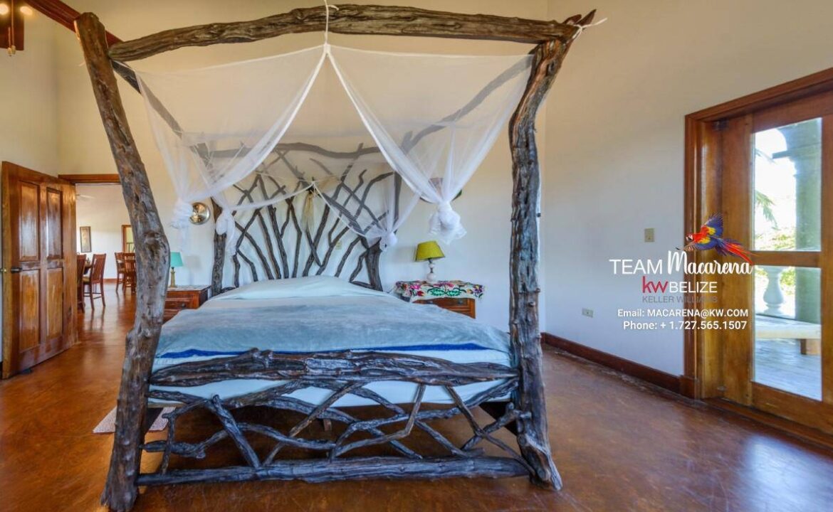 Stunning-Beachfront-House-Sitte-Point5-1170x785