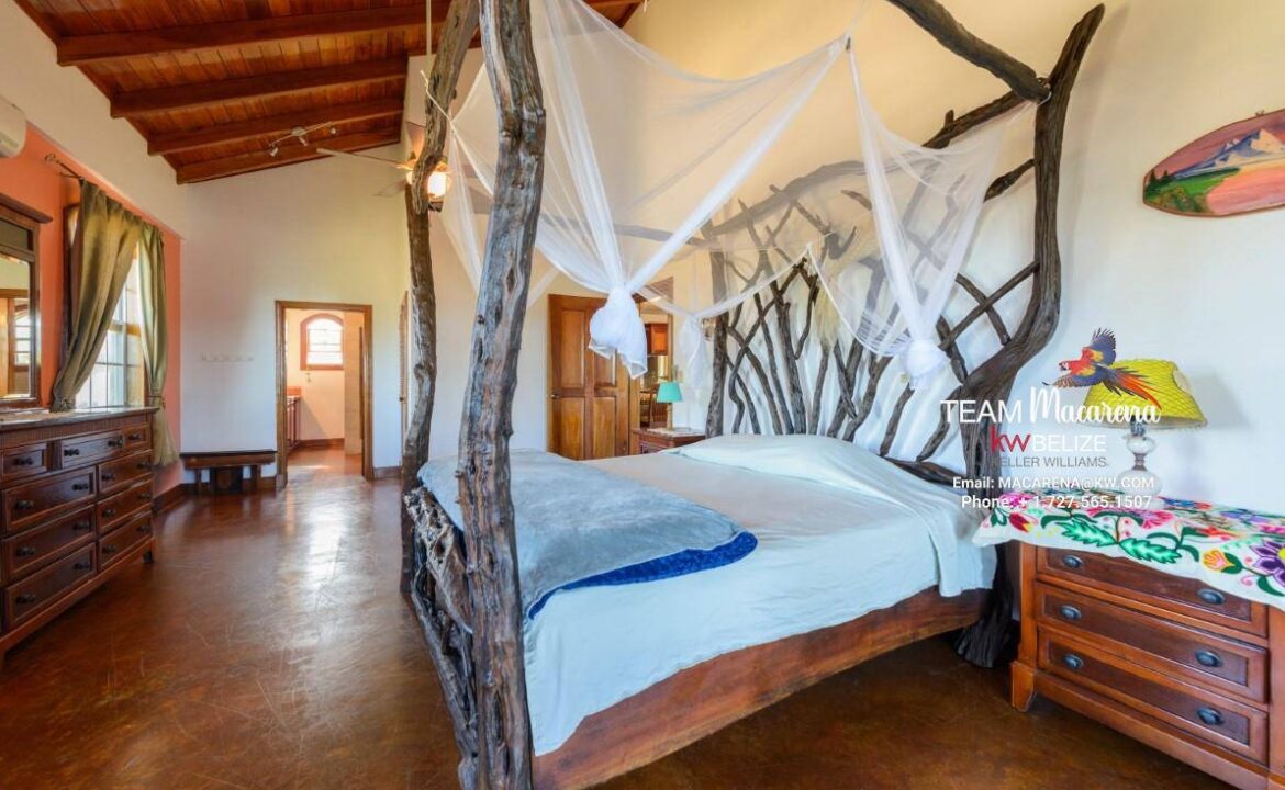 Stunning-Beachfront-House-Sitte-Point6-1170x785